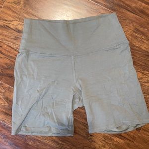 aritzia biker shorts